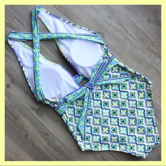 last one!! wrαp frσnt σnє píєcє ѕwímѕuít - Picture 2 of 2